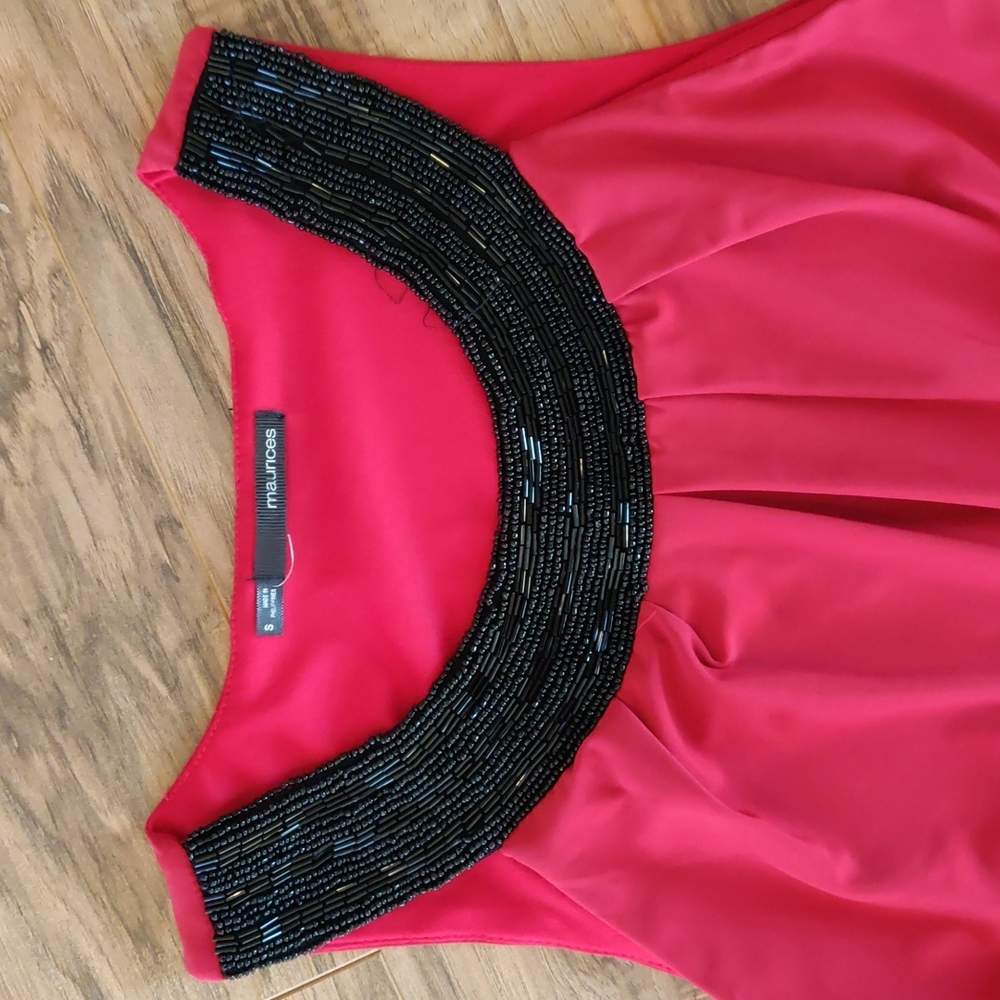 Beautiful beaded neck dress WITH POCKETS - Picture 3 of 6
